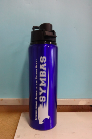 Symbas water bottle costs only 1000 yen. 