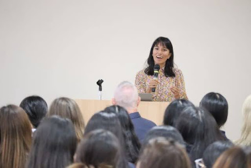 Isona Kakuchi shared her work as a pediatrician with Médecins Sans Frontières with Sacred Heart high school students. (High School Newsletter)